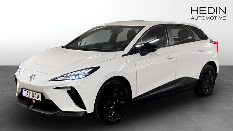 Vit (white) Begagnad 2023 MG MG4 EV Halvkombi | 259 900 kr - Bild 1/4