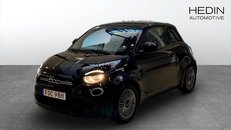 Svart (black) Begagnad 2022 Fiat 500e Halvkombi | 169 900 kr (Marknadspris) - Bild 1/4