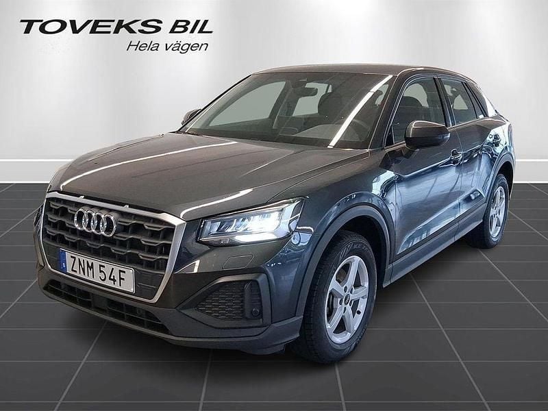 Manhattangrå metallic Begagnad 2025 Audi Q2 Proline SUV | 299 900 kr (Lite dyr) - Bild 1/4