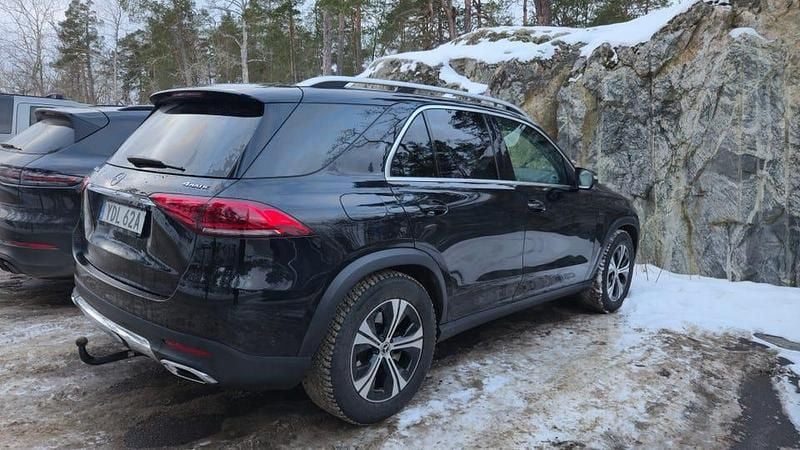 Begagnad Mercedes GLE350 320 HK (235 kW) 2021 Svart metallic