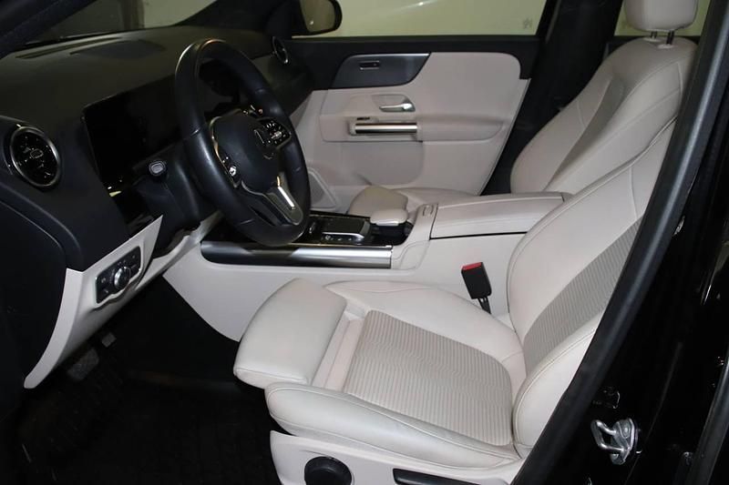 Begagnad Mercedes GLA250 218 HK (160 kW) 2020 Svart SUV