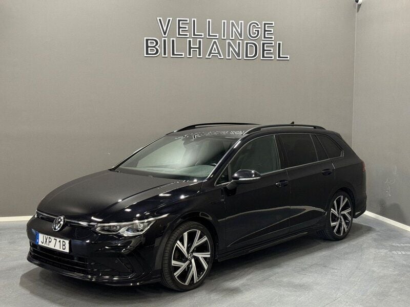 Svart Begagnad 2020 VW Golf VIII R-line Kombi | 299 900 kr (Dyr) - Bild 1/4