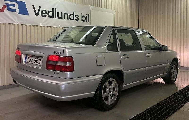 Begagnad Volvo S70 126 HK (92 kW) 1997 Grå Sedan