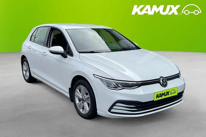 Vit Begagnad 2021 VW Golf VIII Halvkombi | 194 700 kr (Marknadspris) - Bild 1/4