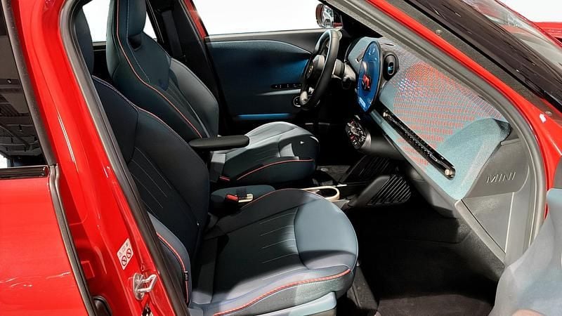 Begagnad Mini Aceman 160 kW (218 HK) 2024 Röd SUV