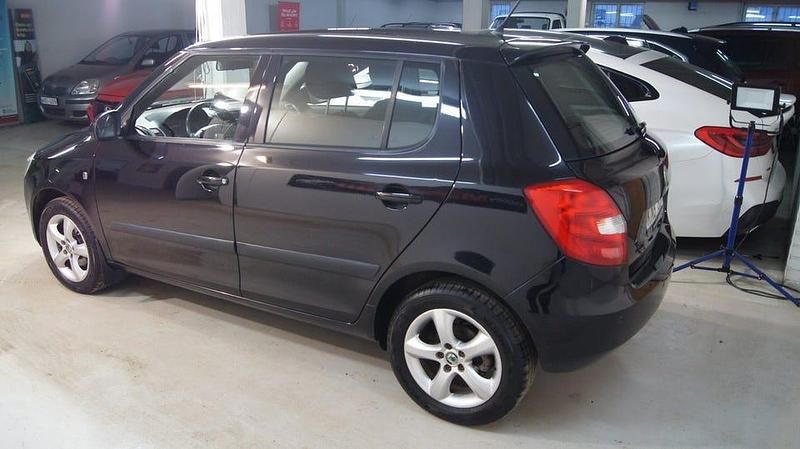 Begagnad Skoda Fabia 86 HK (63 kW) 2009 Svart Halvkombi