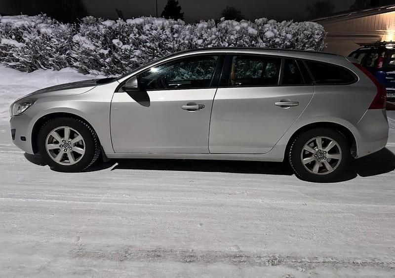 Begagnad 2012 Volvo V60 Kombi | 63 000 kr (Bra pris) - Bild 1/1