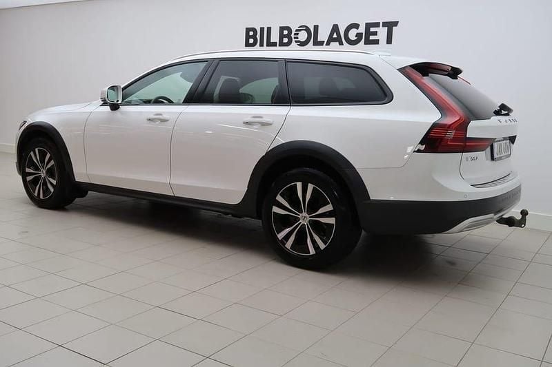 Begagnad Volvo V90 CC SE 197 HK (144 kW) 2021 Vit Kombi