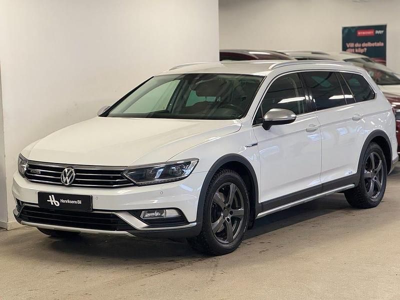 Vit Begagnad 2019 VW Passat Alltrack Kombi | 159 900 kr (Marknadspris) - Bild 1/4