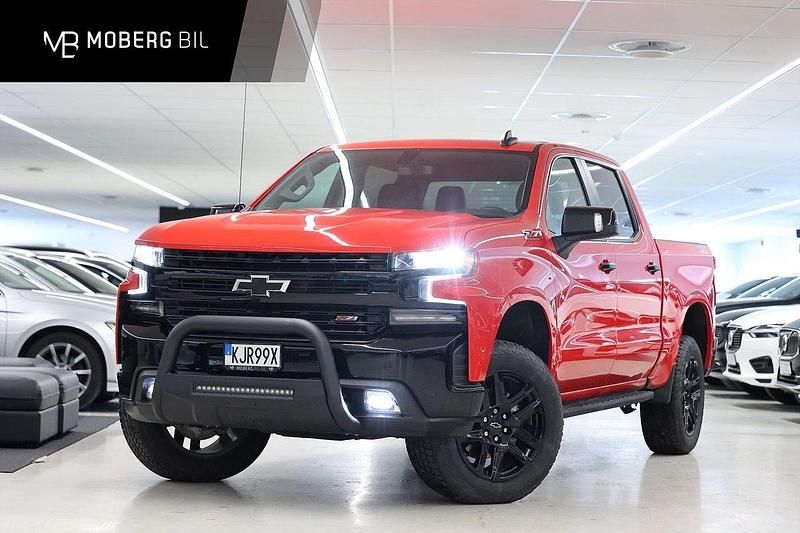Röd Begagnad 2022 Chevrolet Silverado Van | 819 900 kr - Bild 1/3