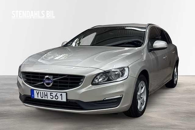 Ljusbrun (brun) Begagnad 2018 Volvo V60 Standard Kombi | 169 900 kr (Bra pris) - Bild 1/4