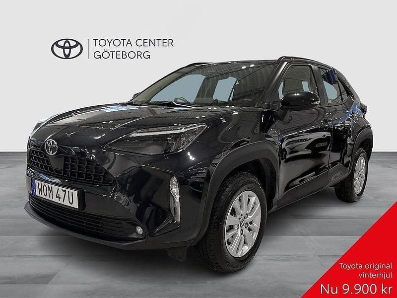 Svart Begagnad 2024 Toyota Yaris Cross Active SUV | 279 900 kr (Marknadspris) - Bild 1/3