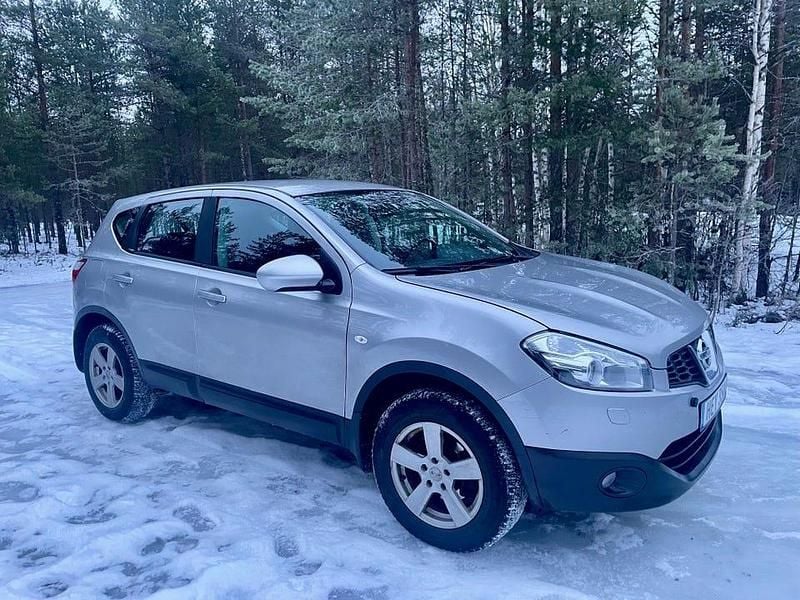 Begagnad 2010 Nissan Qashqai SUV | 40 000 kr (Marknadspris) - Bild 1/4