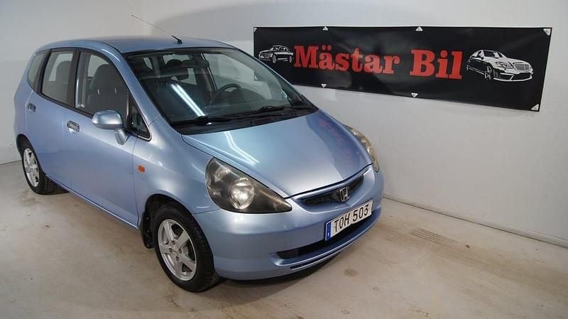 Ljusblå Begagnad 2002 Honda Jazz Halvkombi | 19 900 kr (Marknadspris) - Bild 1/4