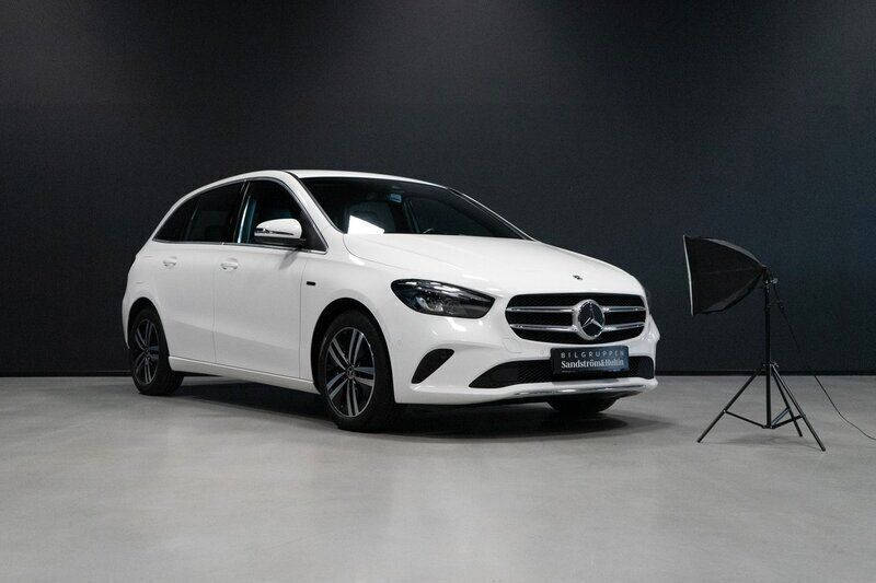Vit Begagnad 2021 Mercedes B250e Advantage Minibuss | 289 000 kr (Marknadspris) - Bild 1/4