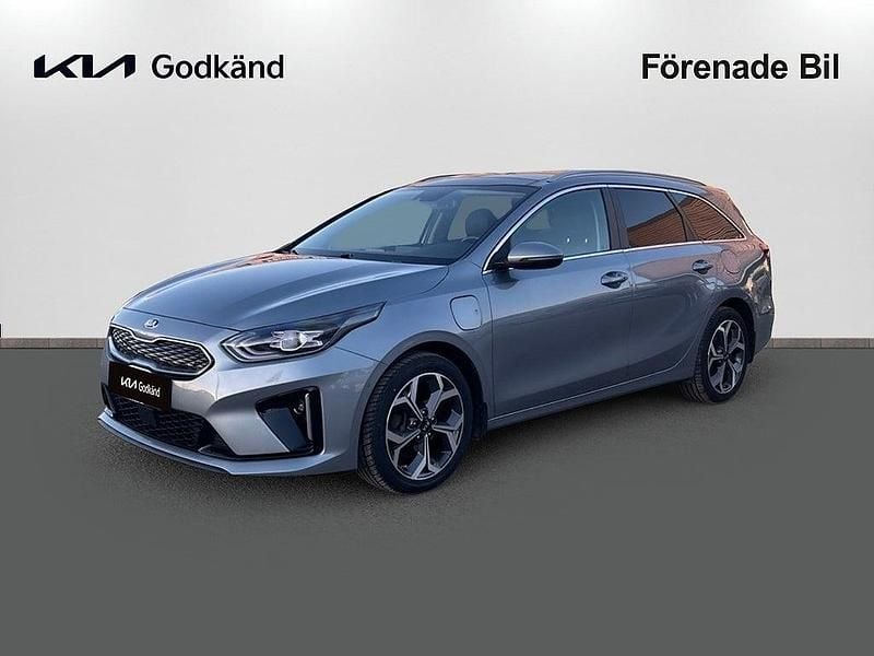 Grå Begagnad 2021 Kia Ceed Sportswagon Advance Kombi | 239 900 kr (Marknadspris) - Bild 1/4
