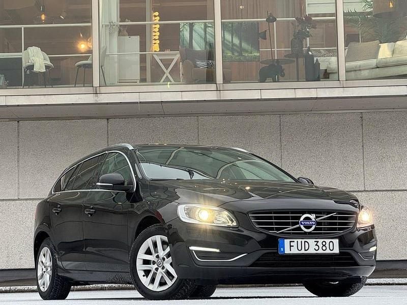 Begagnad Volvo V60 Ocean Race 150 HK (110 kW) 2016 Svart Kombi