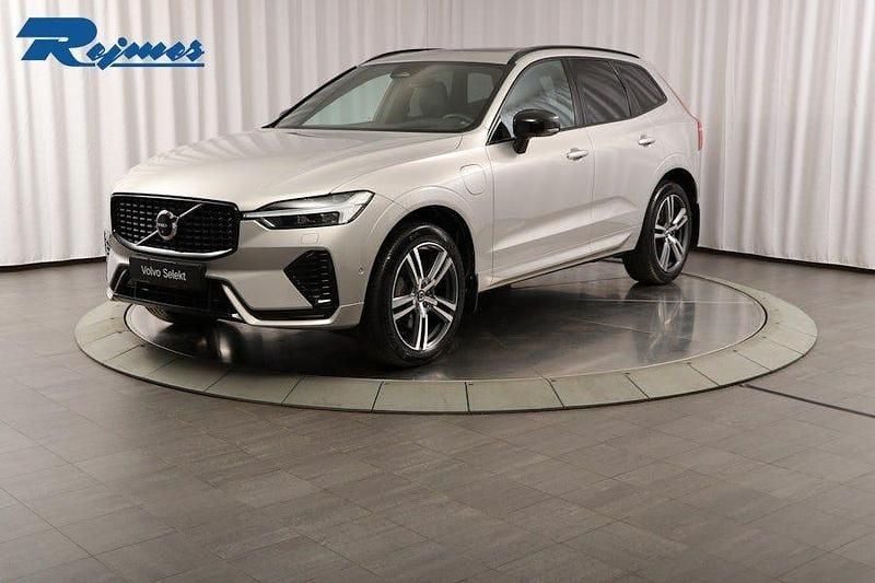 Silver dawn metallic Begagnad 2022 Volvo XC60 R-Design SUV | 479 900 kr (Lite dyr) - Bild 1/4