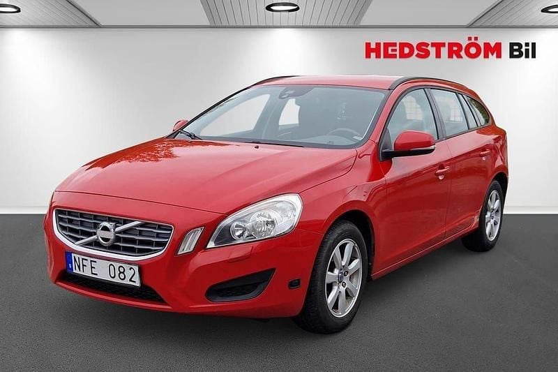 Röd Begagnad 2013 Volvo V60 Kombi | 72 000 kr (Bra pris) - Bild 1/4