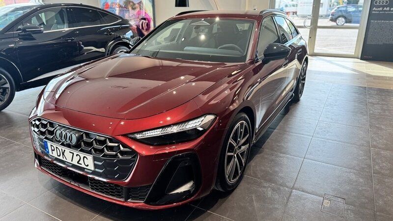 Röd Ny 2025 Audi A5 S-Line Sportkupé | 671 800 kr - Bild 1/4