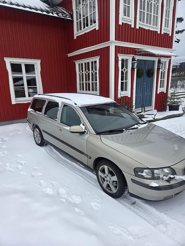 Begagnad Volvo V70 2002 Kombi