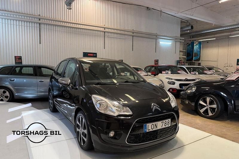 Svart Begagnad 2012 Citroën C3 Halvkombi | 34 900 kr (Marknadspris) - Bild 1/3