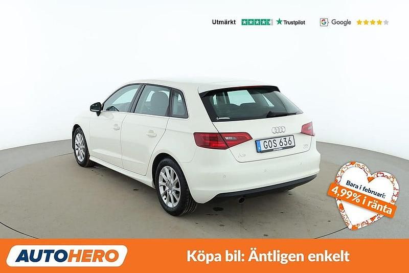 Begagnad Audi A3 Sportback Attraction 110 HK (80 kW) 2015 Vit Halvkombi