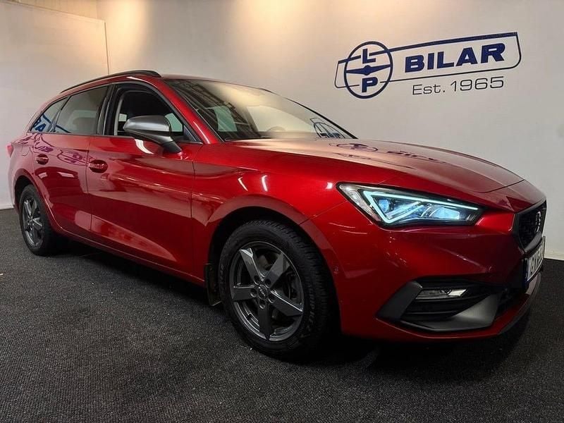 Röd Begagnad 2021 Seat Leon FR Kombi | 224 000 kr (Marknadspris) - Bild 1/4