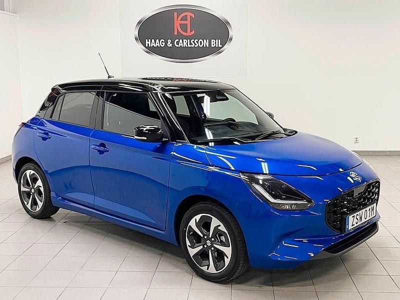Blå Ny 2024 Suzuki Swift Halvkombi | 219 000 kr (Marknadspris) - Bild 1/4