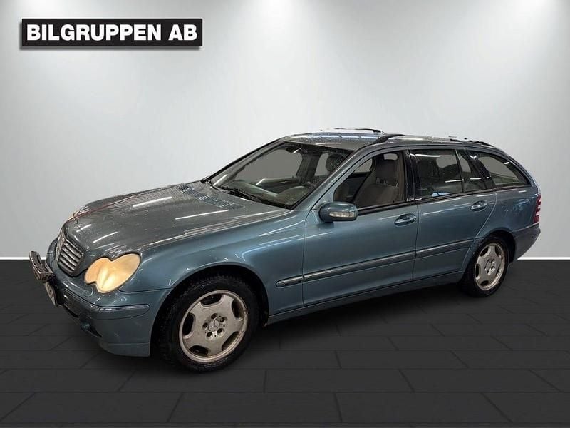 Begagnad Mercedes C180 Elegance 143 HK (105 kW) 2003 Blå
