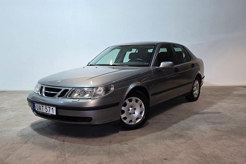 Ljusgrå (grå) Begagnad 2003 Saab 9-5 Sedan | 69 900 kr - Bild 1/4