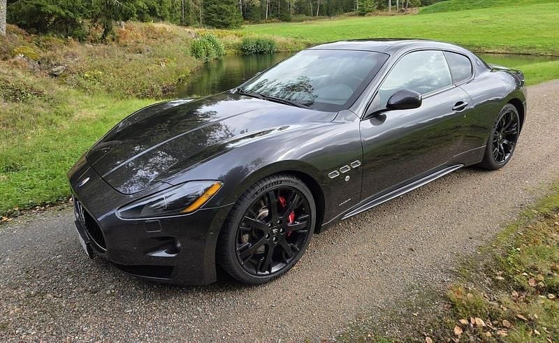 Begagnad 2010 Maserati Granturismo Sportkupé | 485 000 kr - Bild 1/4
