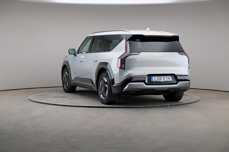 Begagnad Kia EV9 Plus 283 kW (385 HK) 2025 Grå SUV