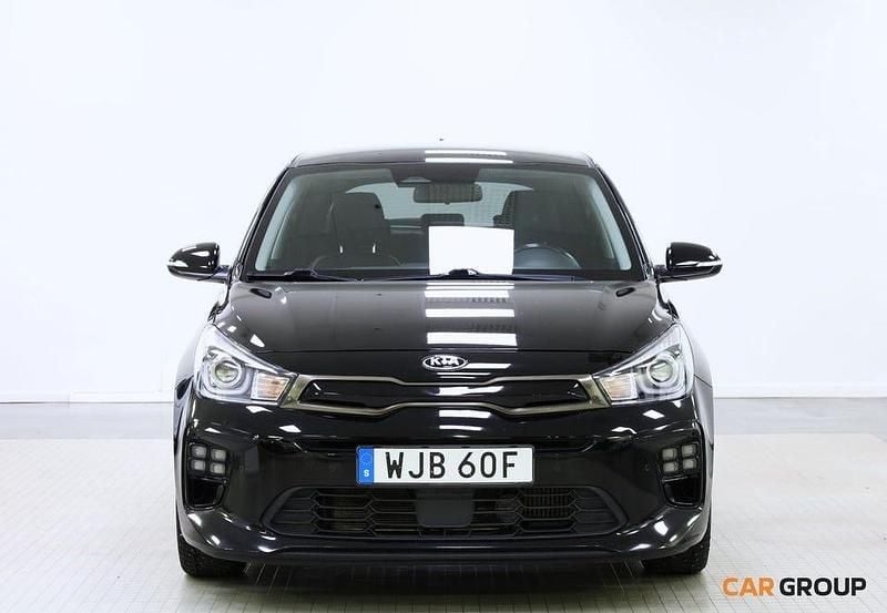 Svart Begagnad 2021 Kia Rio GT-Line | 154 900 kr (Marknadspris) - Bild 1/4