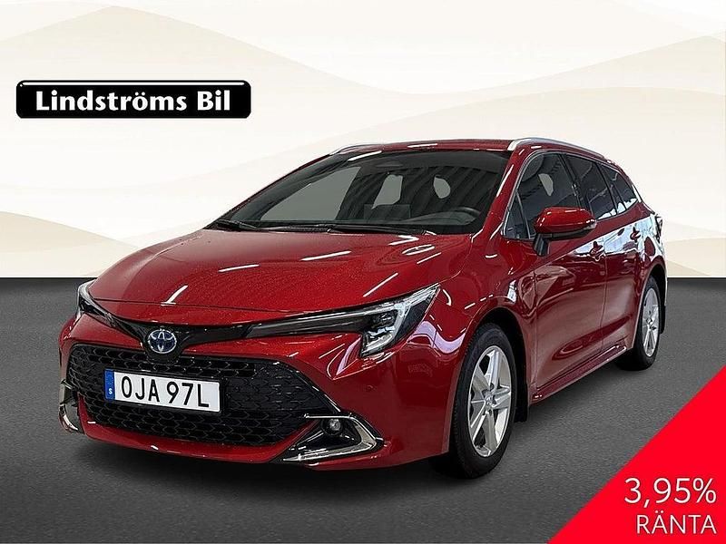 Begagnad Toyota Corolla Style 141 HK (103 kW) 2025 Röd Kombi