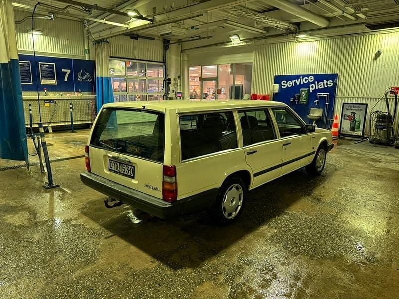 Begagnad Volvo 740 115 HK (84 kW) 1990 Benvit Kombi