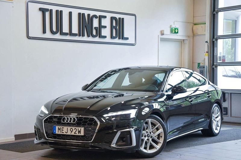 Svart Begagnad 2022 Audi A5 Sportback S-Line Halvkombi | 437 900 kr (Dyr) - Bild 1/4