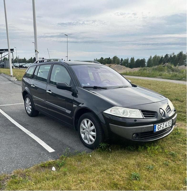 Svart Begagnad 2007 Renault Mégane GrandTour Kombi | 22 000 kr (Marknadspris) - Bild 1/4