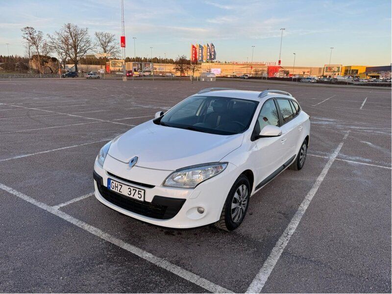 Vit Begagnad 2011 Renault Mégane GrandTour Kombi | 49 500 kr (Marknadspris) - Bild 1/4
