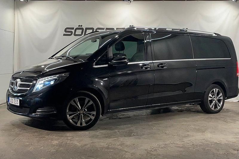 Svart Begagnad 2016 Mercedes V250 Minibuss | 349 900 kr (Dyr) - Bild 1/4