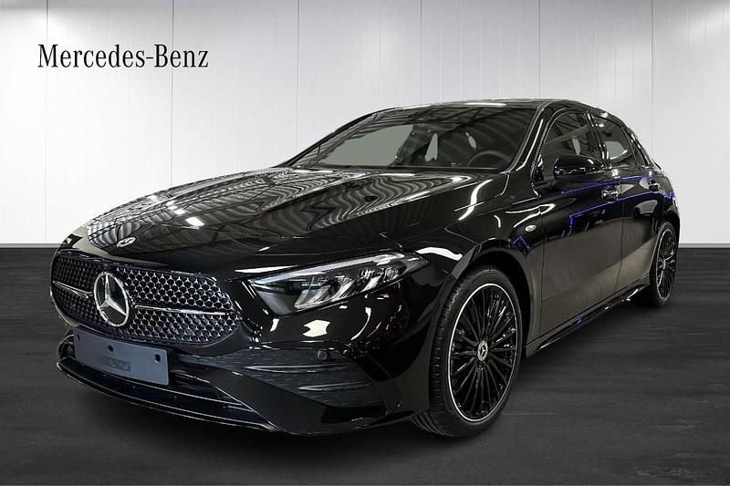 Ny 2025 Mercedes A250 AMG Halvkombi | 493 800 kr (Dyr) - Bild 1/4