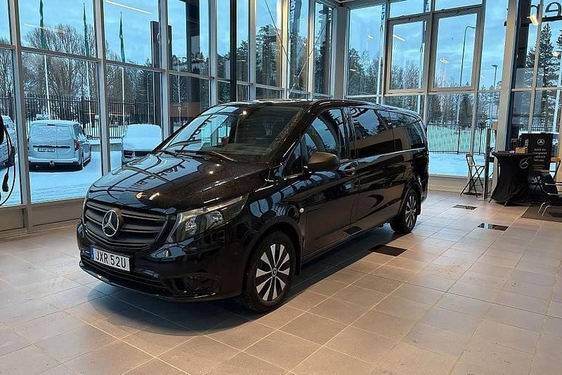Svart Begagnad 2023 Mercedes Vito Van | 579 000 kr - Bild 1/4