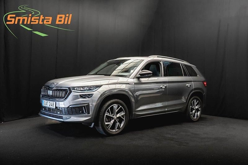 Grå Begagnad 2022 Skoda Kodiaq SportLine SUV | 424 900 kr (Lite dyr) - Bild 1/3