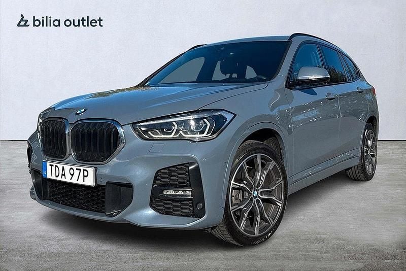 Mörkgrå (grå) Begagnad 2019 BMW X1 M Sport SUV | 309 900 kr (Dyr) - Bild 1/4