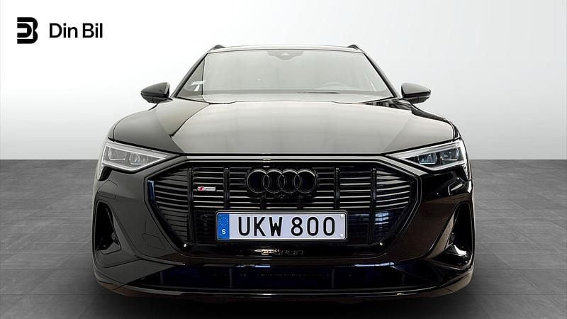 Begagnad Audi e-tron S-Line 300 kW (408 HK) 2022 Svart SUV