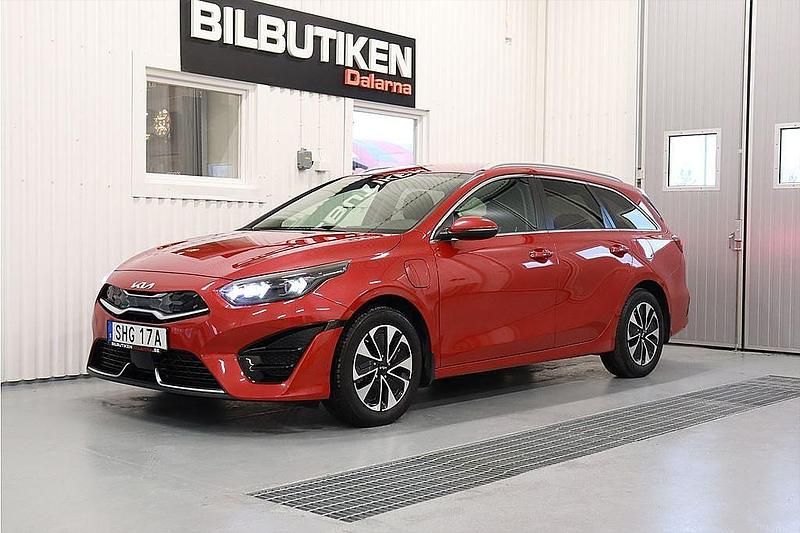 Röd Begagnad 2022 Kia Ceed Sportswagon Advance Kombi | 229 500 kr (Marknadspris) - Bild 1/4