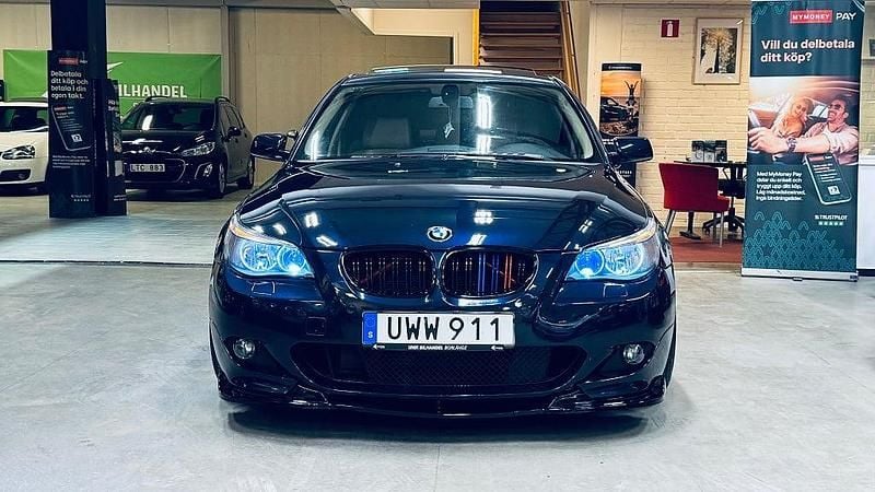 Blå Begagnad 2006 BMW 525 Sedan | 89 900 kr - Bild 1/4