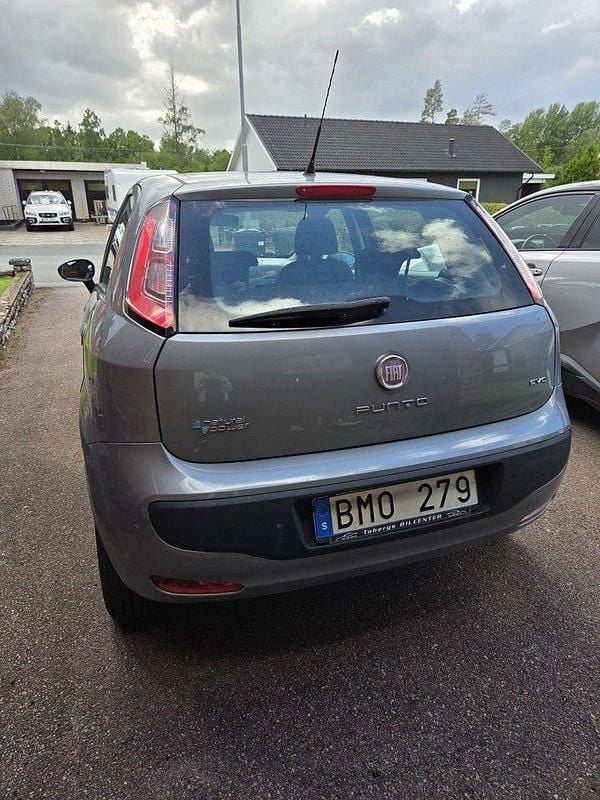 Grå Begagnad 2011 Fiat Punto Evo Dynamic Halvkombi | 21 900 kr - Bild 1/4