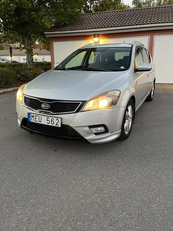 Begagnad 2012 Kia Ceed Halvkombi | 44 000 kr (Bra pris) - Bild 1/4