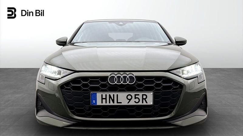 Begagnad Audi A3 Premium 150 HK (110 kW) 2025 Distriktgrön metallic Halvkombi